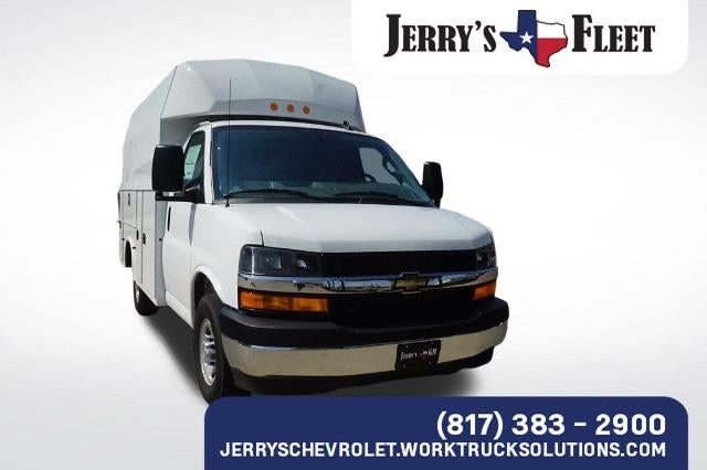 2025 Chevrolet Express Cutaway 3500 Base