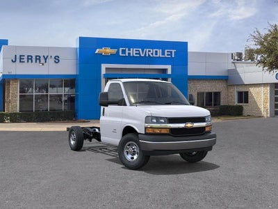 2025 Chevrolet Express Cutaway 3500 Base