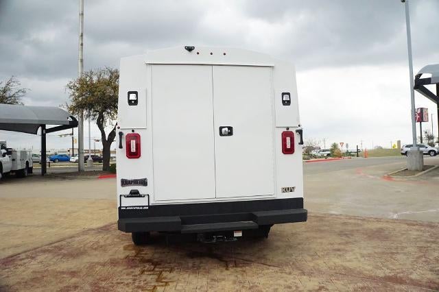 2025 Chevrolet Express Cutaway 3500 Base