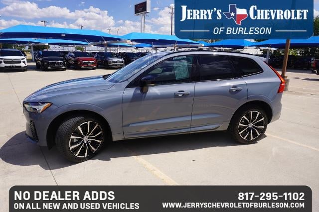 2023 Volvo XC60 Plus Dark Theme